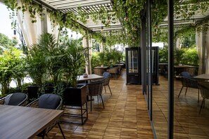 Breakfast, lunch, dinner served; Mediterranean cuisine