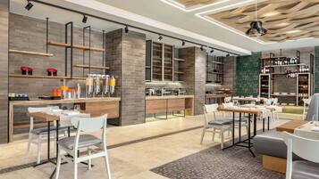 Daily buffet breakfast (RON 50 per person)