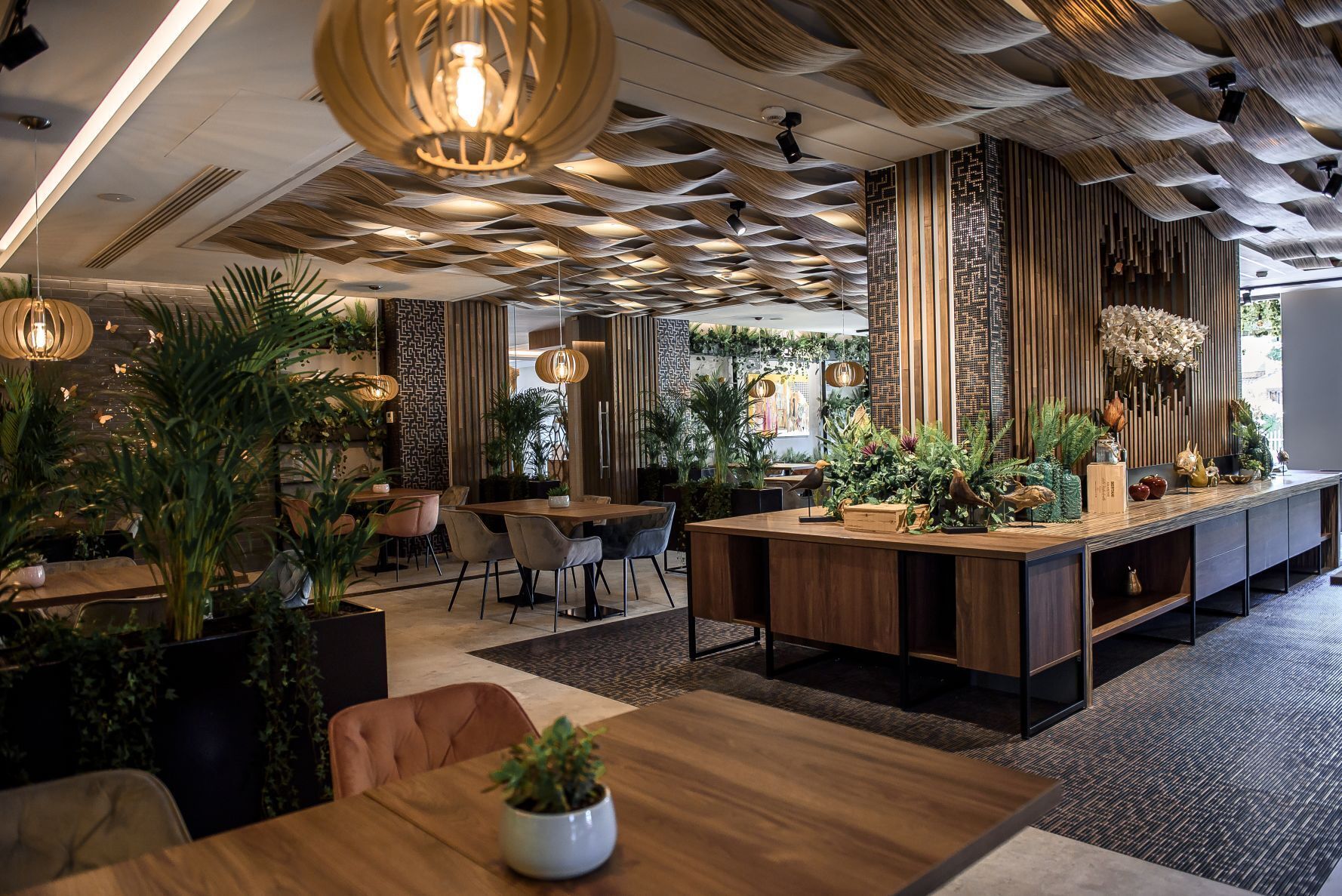 breakfast, lunch, dinner served; mediterranean cuisine