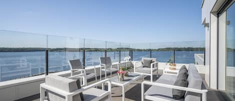 Premium studio, terras, uitzicht op meer (Studio) | Terras