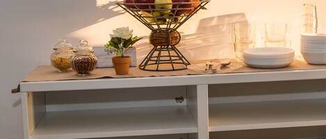 Petit déjeuner buffet (5.00 EUR par personne)