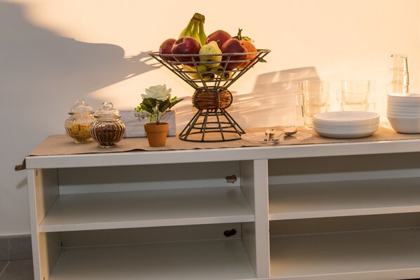 Petit déjeuner buffet (5.00 EUR par personne)