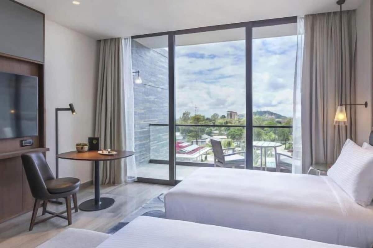 1 bedroom, minibar, desk, soundproofing