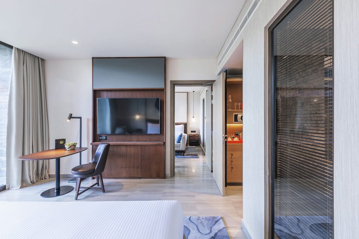 1 dormitorio, minibar, escritorio y sistema de insonorización