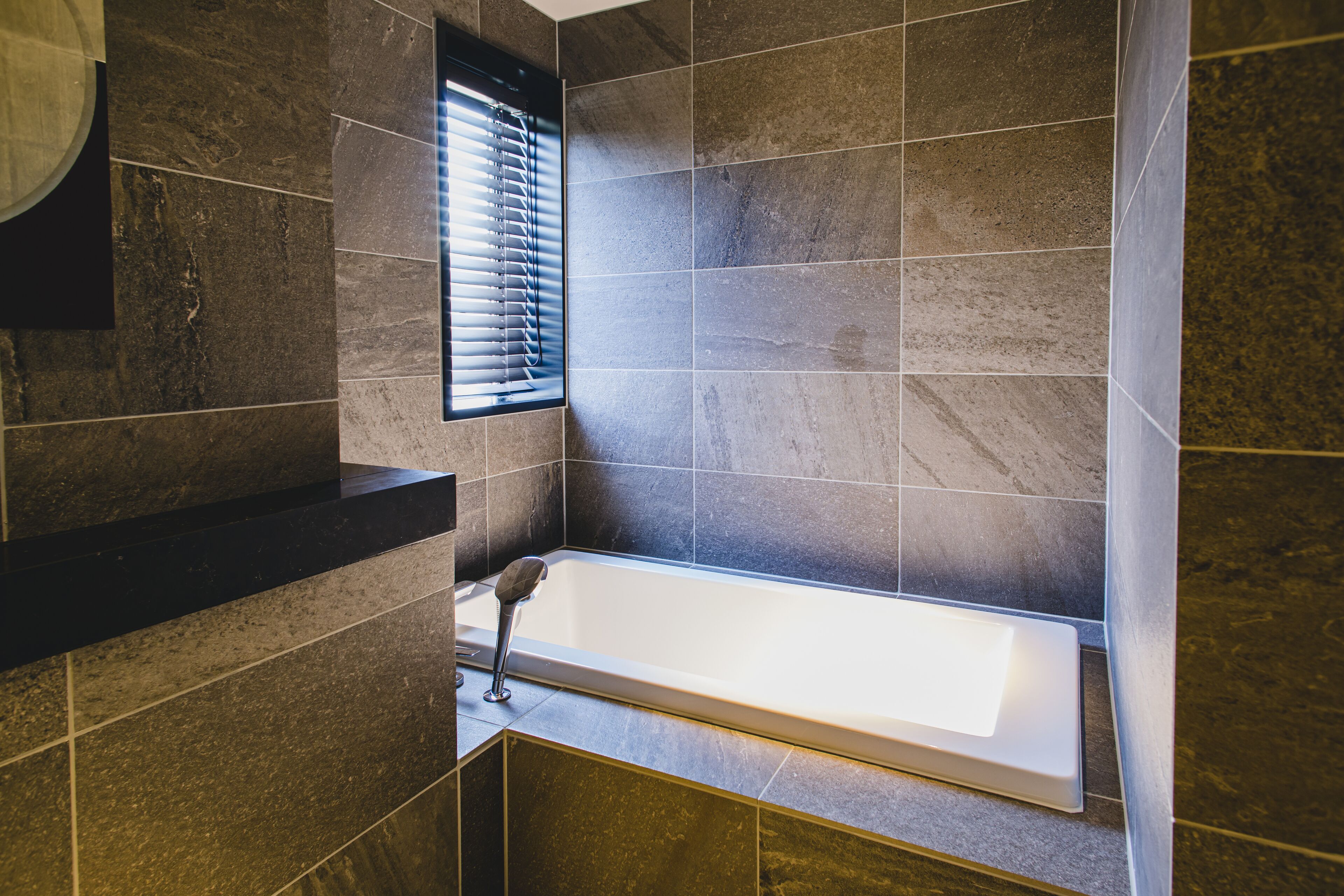 shower, rainfall showerhead, free toiletries, hair dryer