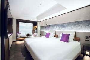 Hypo-allergenic bedding available, minibar, in-room safe