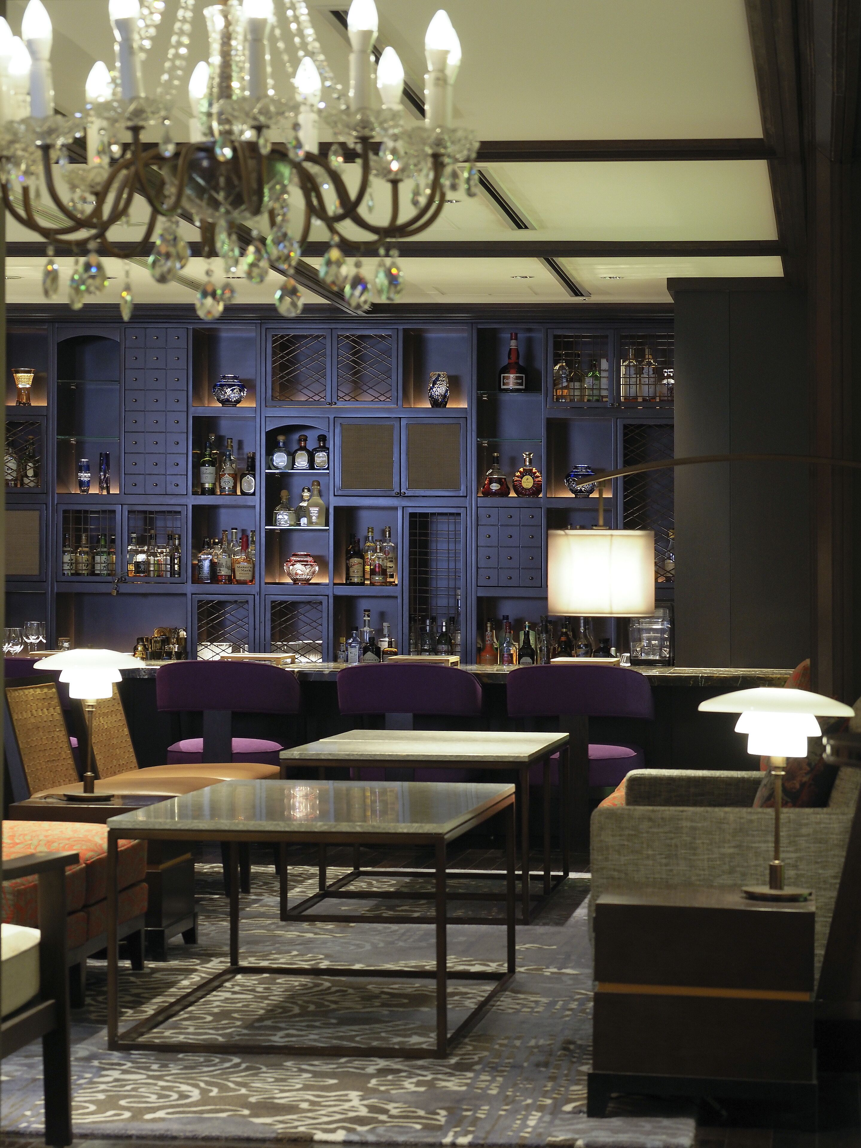 Lobby lounge
