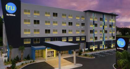 Tru by Hilton Lake City