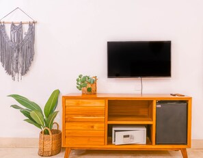 Chambre Double Deluxe, 2 grands lits, vue piscine | 1 chambre, minibar, coffres-forts dans les chambres, rideaux occultants