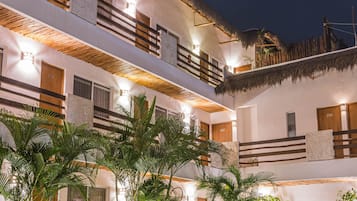 Outdoor pool, open 8:00 AM to 10:00 PM, pool loungers