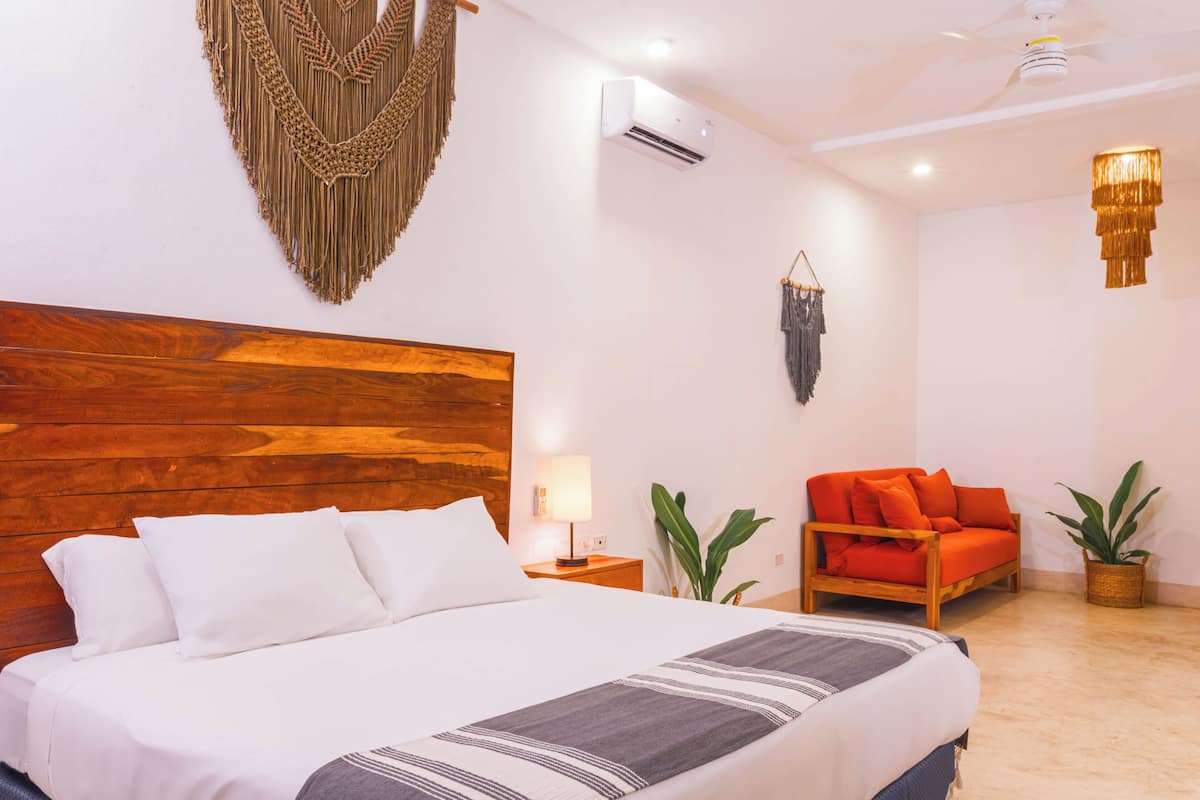 Ropa de cama hipoalergénica y minibar