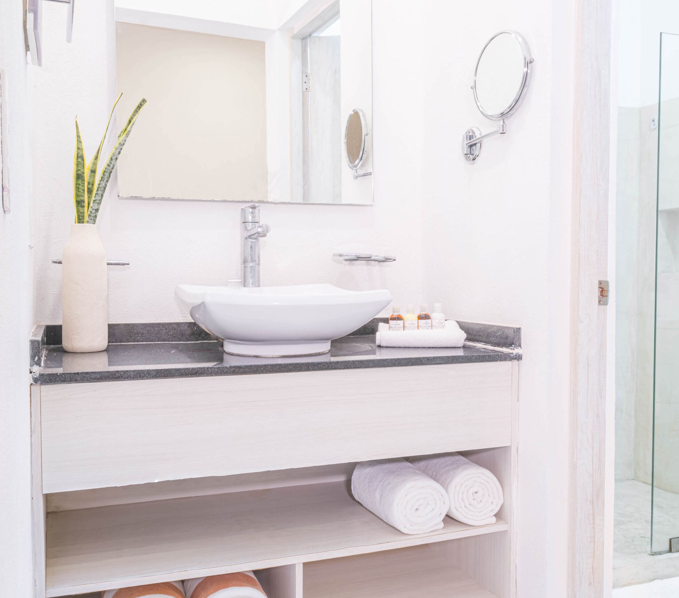 shower, free toiletries, towels, soap