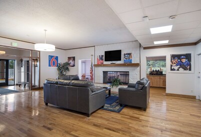 Studio 6 - Colorado Springs - Air Force Academy 