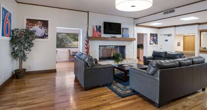 Studio 6 - Colorado Springs - Air Force Academy