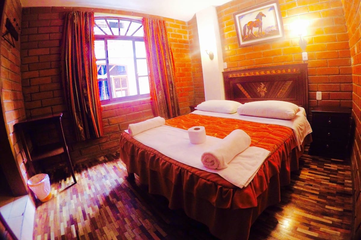 Coffres-forts dans les chambres, Wi-Fi gratuit, draps fournis