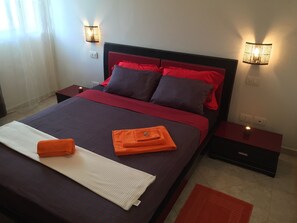 Departamento panorámico, para no fumadores, vista al mar | Cortinas blackout, insonorización, wifi y ropa de cama 