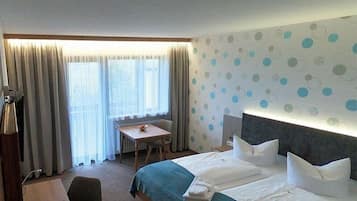 Comfort-Doppelzimmer | Allergikerbettwaren, Zimmersafe, VerdunkelungsvorhÀnge