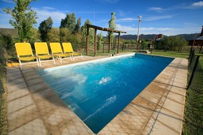 حمّام سباحة خارجي