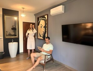 Premium Room, 1 King Bed, Garden View | Pillowtop beds, minibar, in-room safe, individually decorated - Casa Chukum Bacalar (Bacalar)