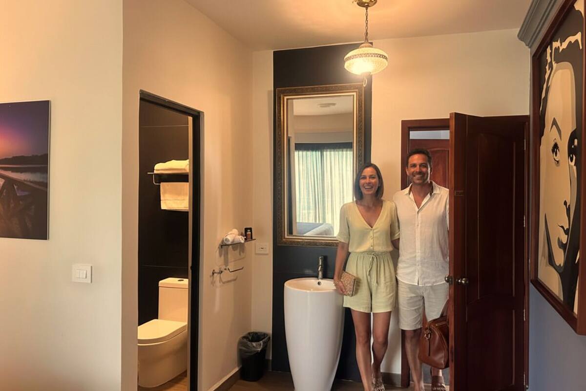 premium room, 1 king bed, garden view | premium bedding, down duvets, pillow-top beds, minibar