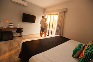 Pillowtop-Betten, Minibar, Zimmersafe, individuell dekoriert