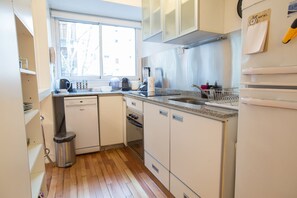 Superior Apartment, 1 Queen Bed with Sofa bed, Non Smoking, City View | Private kitchen | Fridge, microwave, stovetop, dishwasher - ORO 2 Apartment by Be Local Argentina (Buenos Aires)