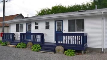 Cabin, 2 Double Beds | Free WiFi, bed sheets