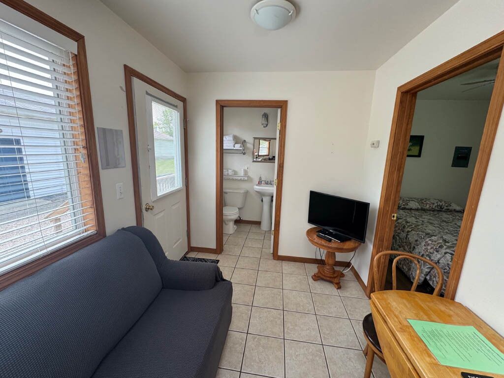 Cabin, 2 Double Beds | Free WiFi, bed sheets