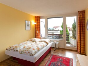 Desk, laptop workspace, free WiFi, bed sheets