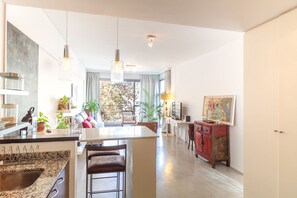 Superior Apartment, 1 Queen Bed with Sofa bed, Non Smoking, City View | In-room dining - ORO Apartment by Be Local Argentina (Buenos Aires)