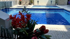 Outdoor pool - Hotel Puerta de Oro (Barranquilla)