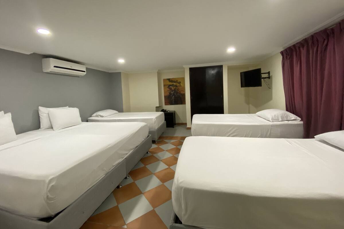 Habitación triple, 3 camas individuales, para no fumadores | Wifi gratis y ropa de cama 