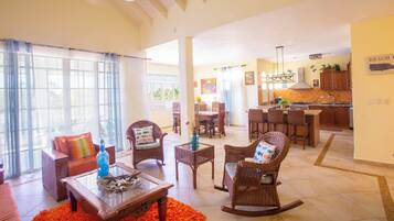 Cobertura standard, 3 quartos, vista para o oceano, no mezanino | Cofres nos quartos, quartos à prova de som