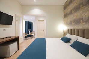 Chambre Double Supérieure, 1 très grand lit, non-fumeur, vue ville