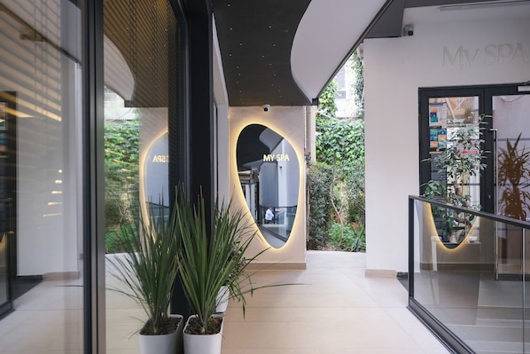 Sauna, bain à remous, hammam, soins corporels, gommages corporels