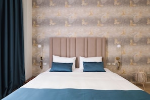 Family Quadruple Room, 1 King Bed with Sofa bed, Non Smoking, City View