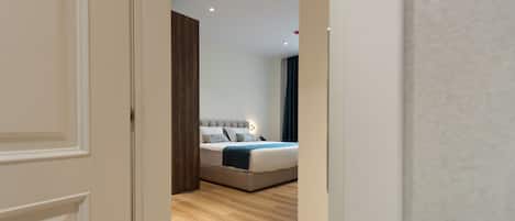 Deluxe King Suite