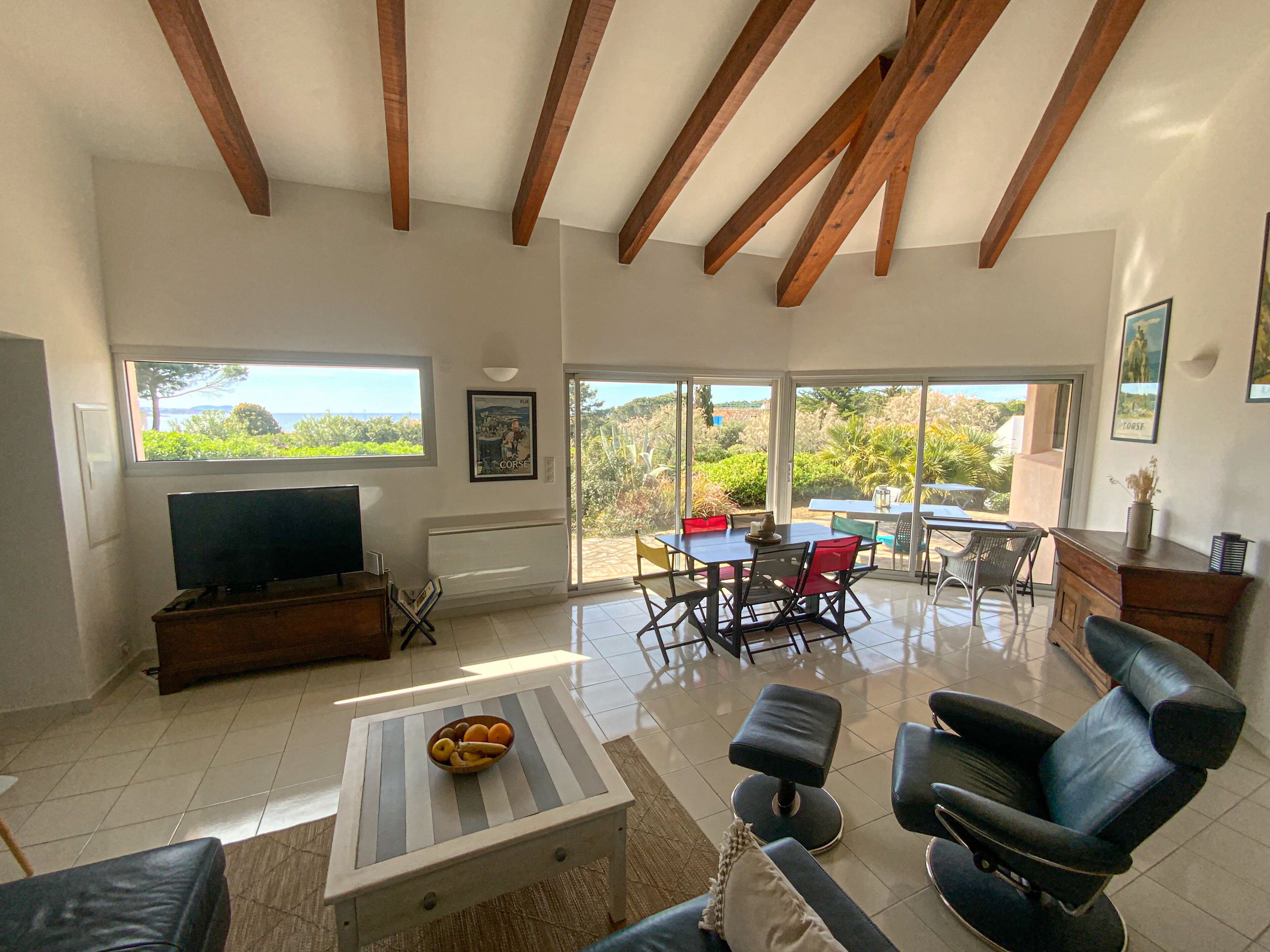 VILLA SEASIDE 10 to 12 people