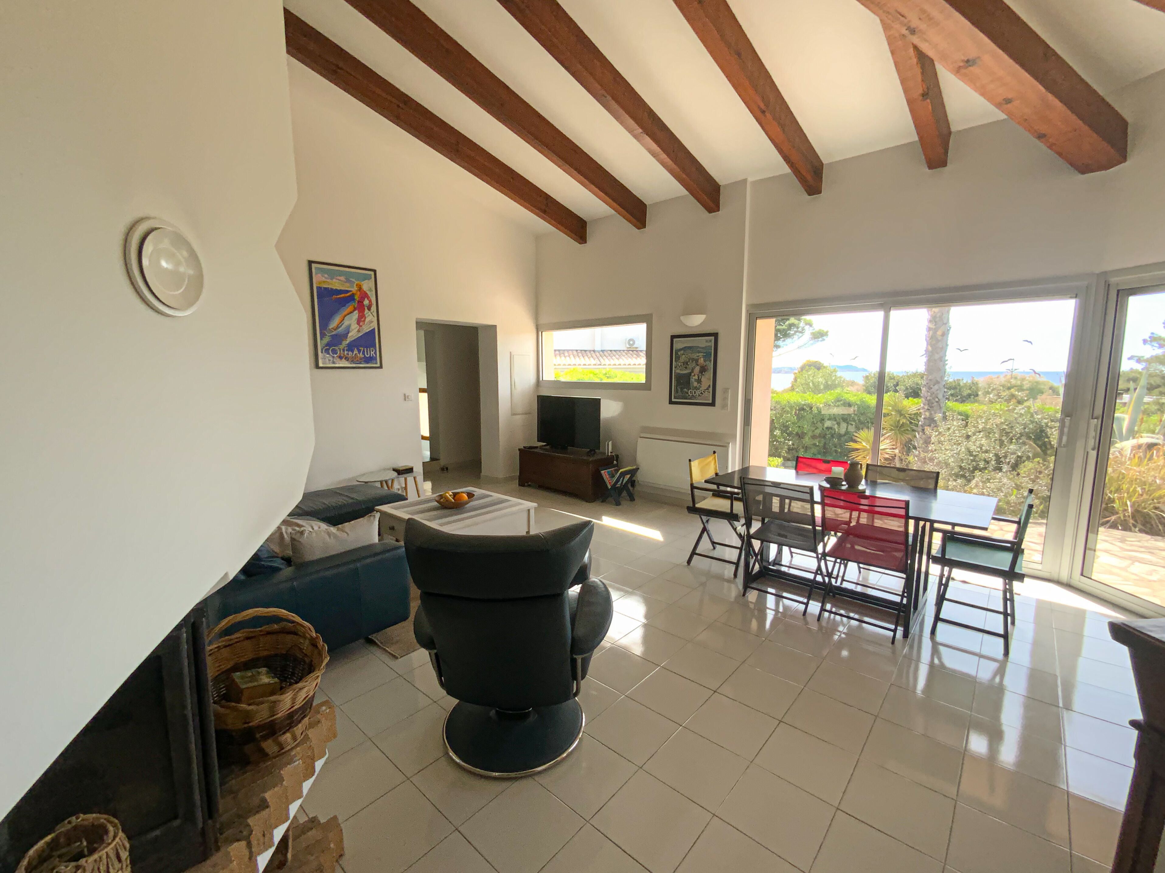 VILLA SEASIDE 10 to 12 people