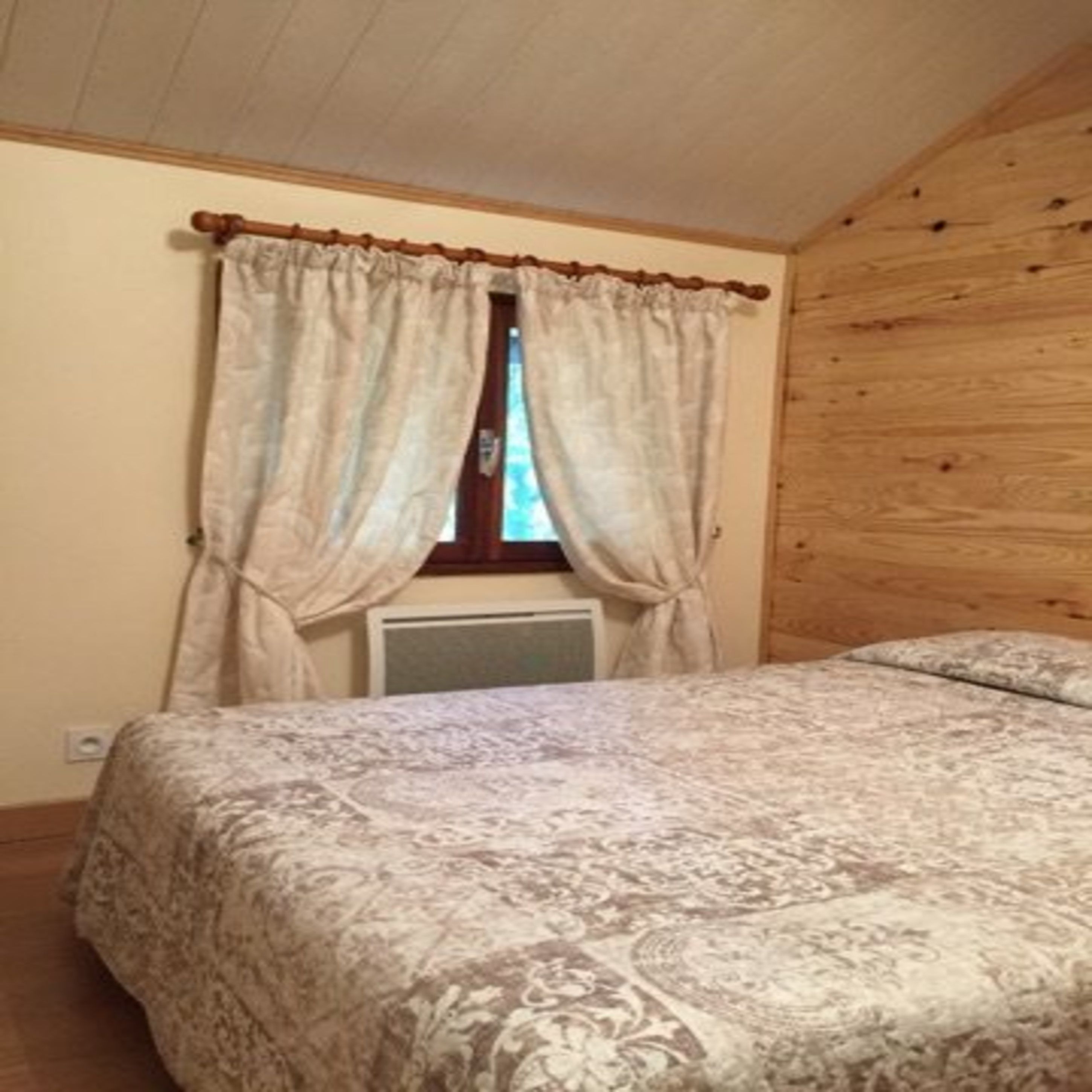 room | rollaway beds, free wifi, bed sheets