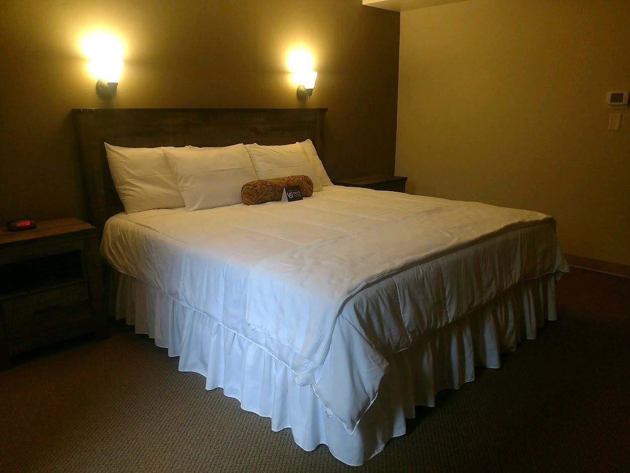 Cortinas blackout, tabla de planchar con plancha y wifi gratis 