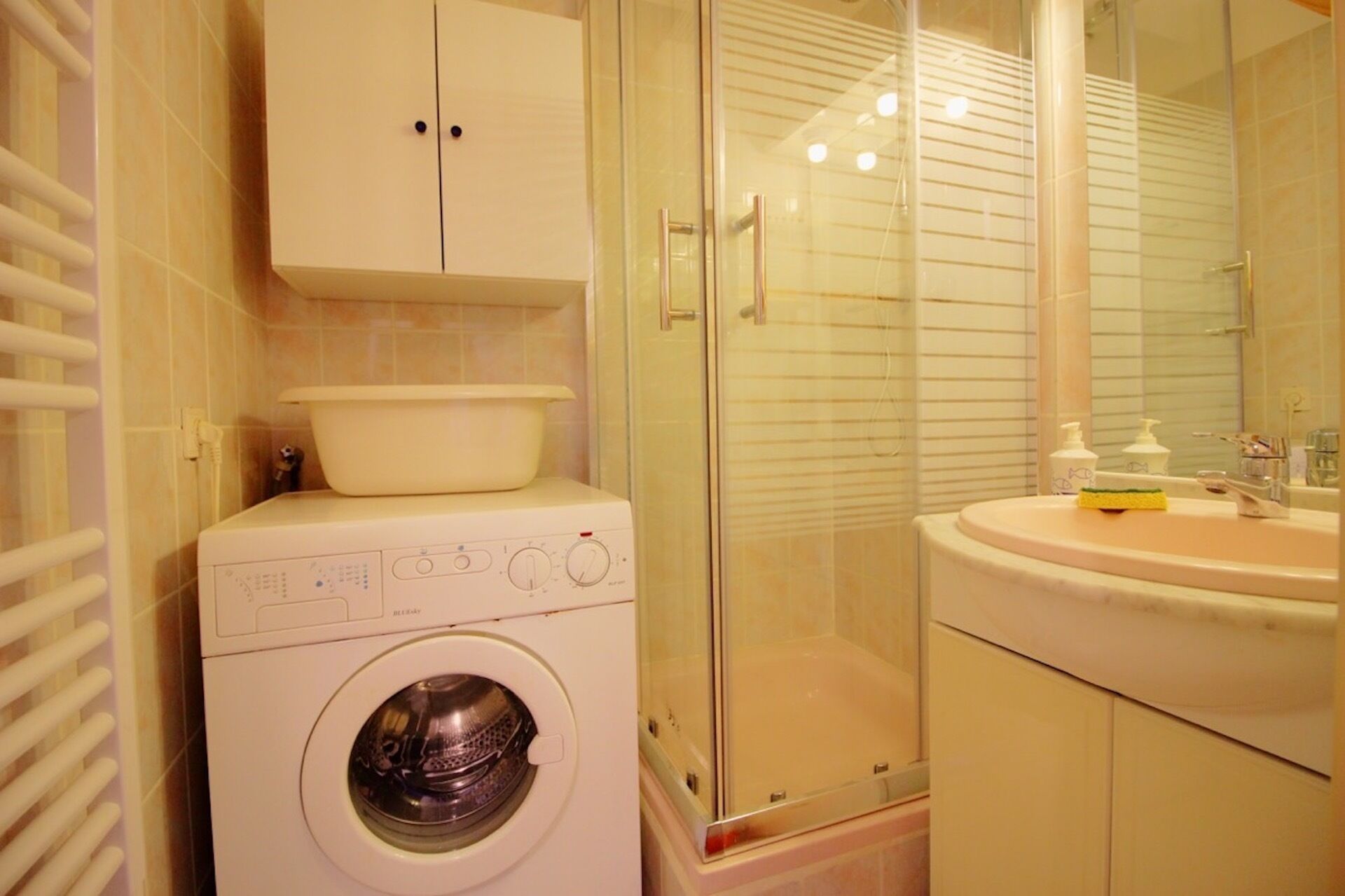 RESIDENCE BEACH FACING THE ISLANDS OF HYERES