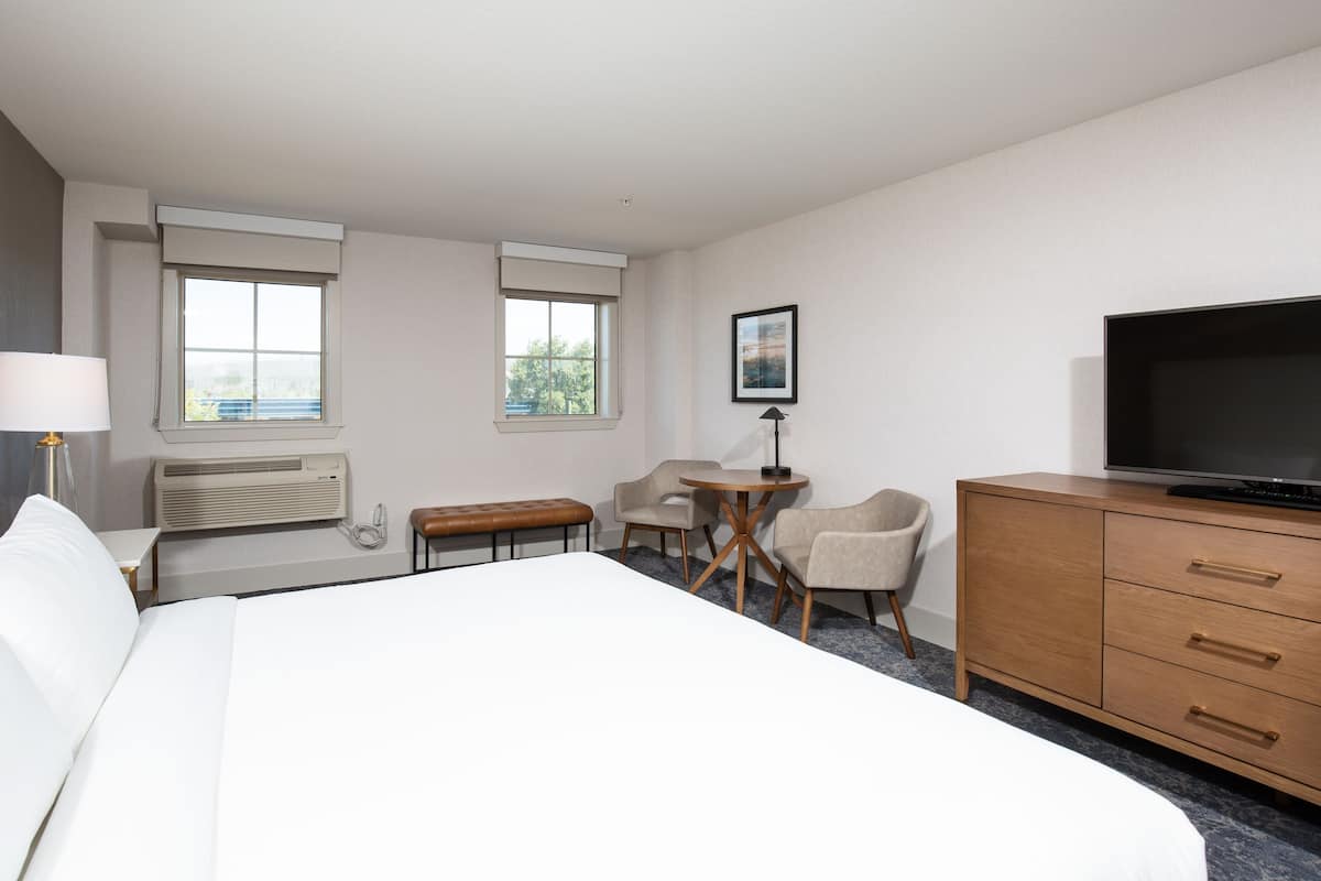 1 Schlafzimmer, hochwertige Bettwaren, Pillowtop-Betten, Schreibtisch