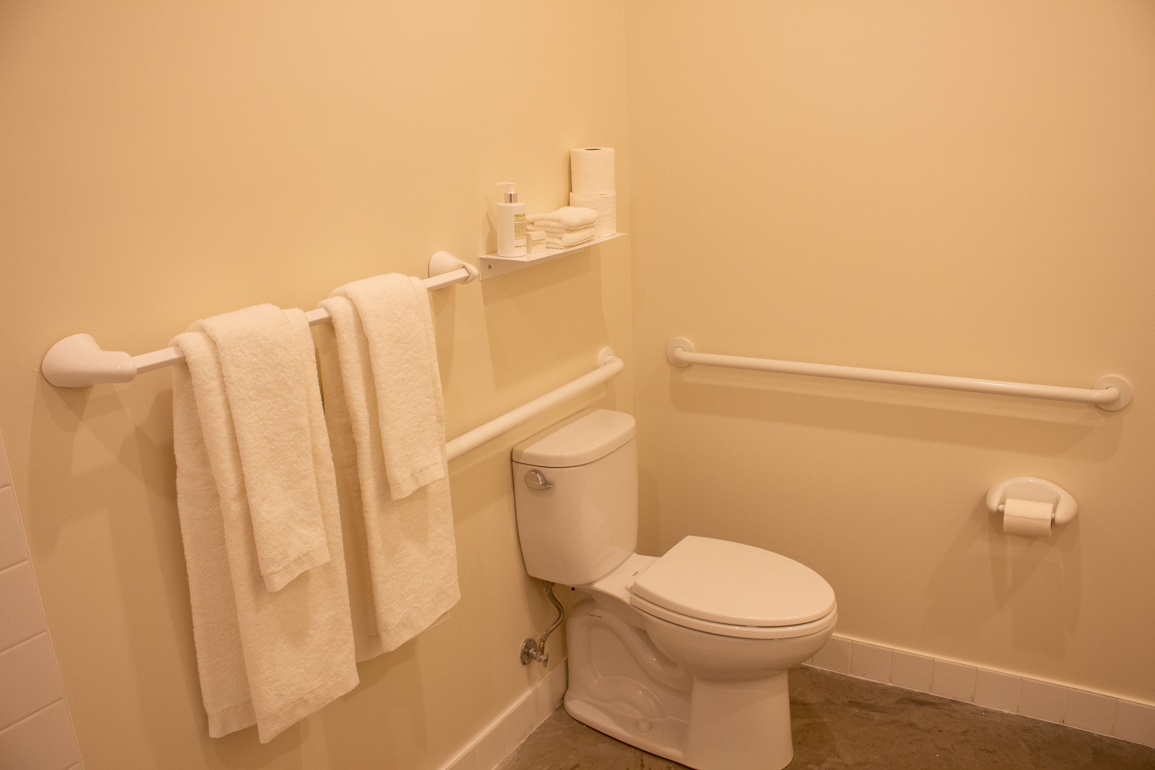 first floor, accessible | bathroom | combined shower/bathtub, towels
