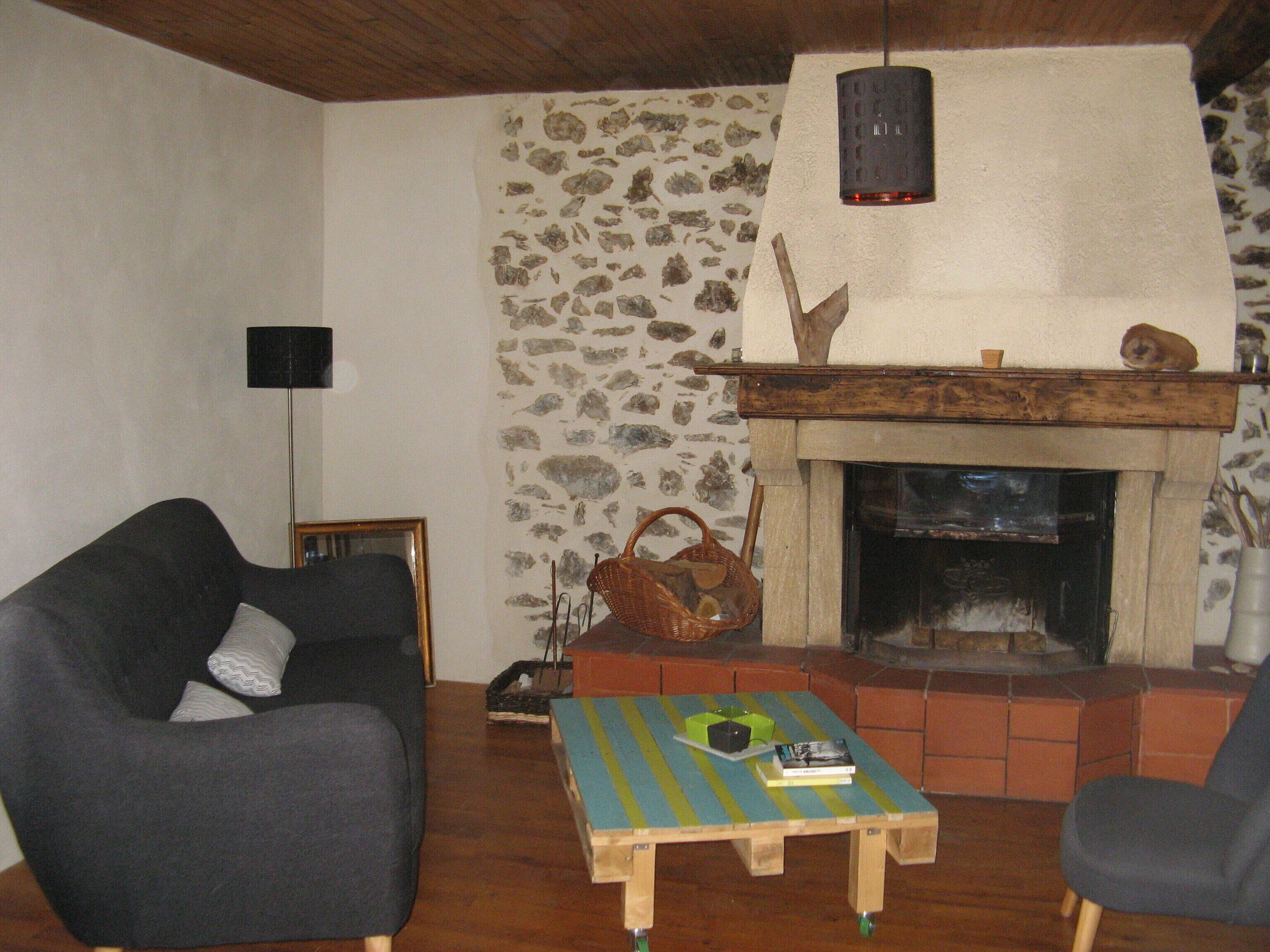 Beautiful stone house in the heart of a mountain village, 2 to 8 people