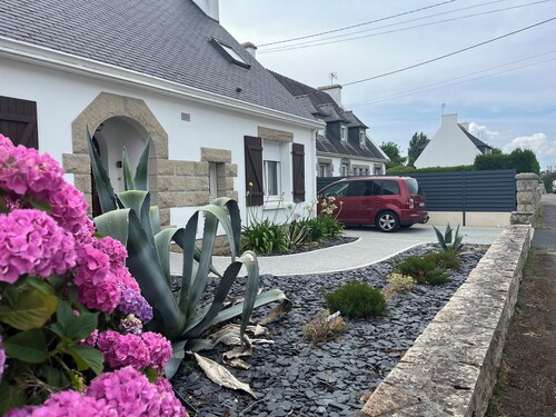 House, near walled town, port and beaches, wifi