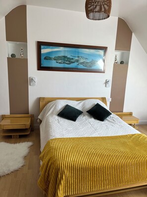 3 chambres, fer et planche à repasser, lit parapluie, Wi-Fi gratuit