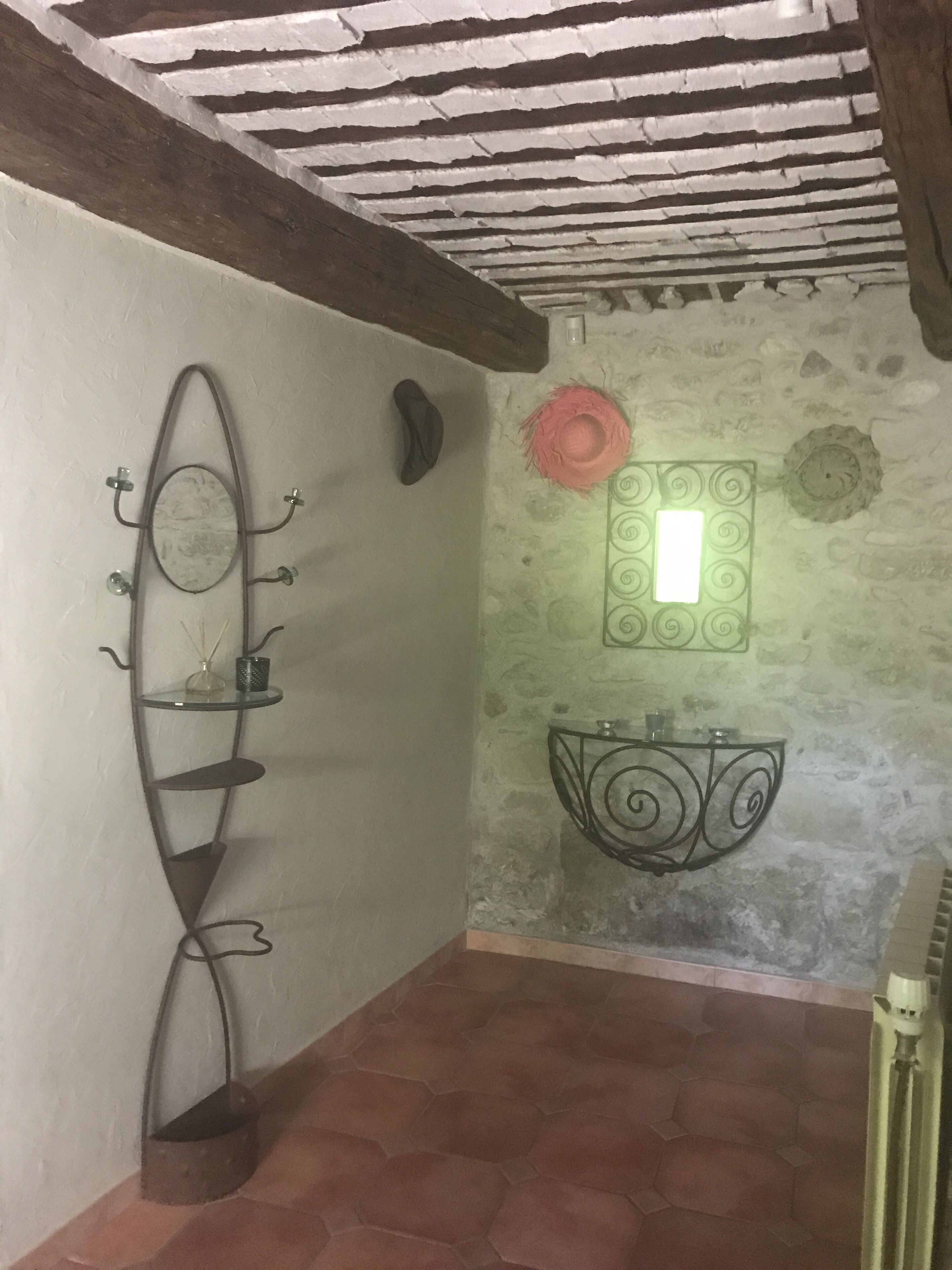 Provencal farmhouse rental of 200 m2 with swimming pool close to Avignon, Vaucluse