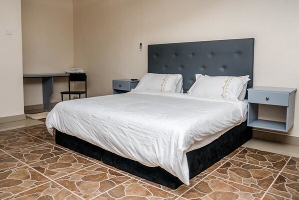 Caja de seguridad en la habitación, sistema de insonorización y cunas 