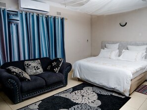 In-room safe, soundproofing, cribs/infant beds, rollaway beds - Best Bed Lodge (Ndola)